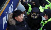 S Korean investigators arrive to arrest impeached Prez