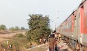 Jalgaon train accident: 'Tea-seller started fire rumour'