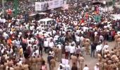 High drama at 'Marathi asmita' march; Sena min heckled