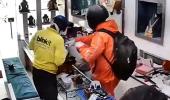 Thieves disguised as delivery boys rob jewellery store