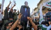 Iraqis Beat Netanyahu With Shoes