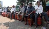 Govt bars LPG for households with piped gas connections