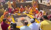 Maha aarti at Bhojshala; Muslims offer namaaz at homes