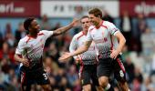 PHOTOS: Liverpool back on top as Everton push on for top four