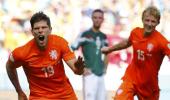 PHOTOS: Dutch leave it late to beat gritty Mexicans