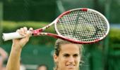 Mauresmo to quit as head of French Fed Cup team