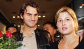 Federer's wife gives birth to twins