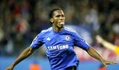 Images: Drogba lifts Chelsea, Man Utd survive