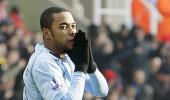 Rejuvenated AC Milan sign Man City's Robinho