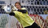 Van der Sar to retire at end of season?