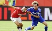 Manchester United stunned by 10-man Kansas City