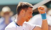 Soderling outlasts Berdych to reach French final