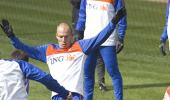 Robben to return as Dutch look to tame Lions