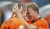 Genius Robben takes Dutch to last eight