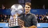 Federer wins at Stockholm, equals Sampras' record