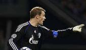 United's Ferguson hails Neuer