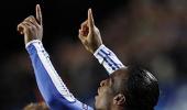 Champions League: Drogba leads Chelsea into knockout phase