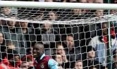 West Ham beat Liverpool to climb off the bottom