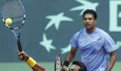 Paes, Bhupathi keep Indian hopes alive