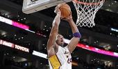 Kobe and Lakers blow out Knicks at home