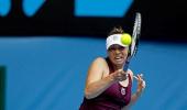 Dark horse Zvonareva canters into second round