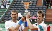 Mirnyi and Nestor win doubles final in Paris