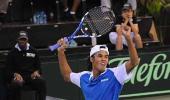 Somdev stuns Tipsarevic to draw India level