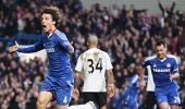 Chelsea sink City to keep title hopes alive