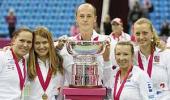 Phenomenal Kvitova leads Czechs to Fed Cup title