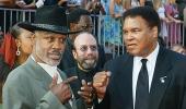 Ali leads tributes to Joe Frazier