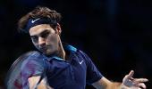 Federer warms up for semis with win over Fish