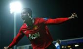 EPL PHOTOS: United shoot to five-point lead