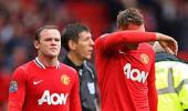 United blow two-goal lead to draw with Everton