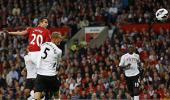 EPL: Van Persie strikes as United edge Fulham 3-2