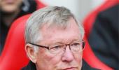 Ferguson says EPL title race between Manchester rivals