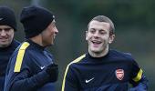 Wilshere, Chamberlaine extend Arsenal stay