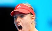 Paris Open: Kerber upsets Bartoli in final