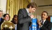 Basketball stars toast avid hoops fan Obama