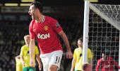 EPL: Giggs salvages United win as Arsenal thump Spurs