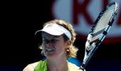 Clijsters, Li cruise, Federer advances without playing