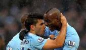 Balotelli lifts City as Manchester rules