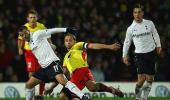 FA Cup: Van der Vaart lifts Spurs, Everton through