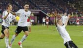 Bender strikes late to seal German win over Denmark