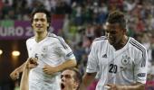 Germany trounce Greece to enter Euro semis