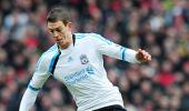 Liverpool's Agger out for weeks with fractured rib