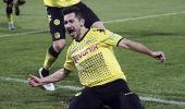 Dortmund reach German Cup final with late goal