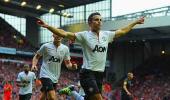 EPL: Van Persie sinks Liverpool, Man City held