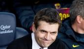 Barcelona coach Vilanova back on bench in Paris