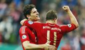 Shaqiri, Gomez steer Bayern to Cup final