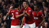 Van Persie 'tricks' Man United to 20th league title